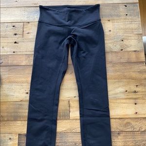 Classic Lululemon Black Wunder Under Leggings